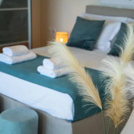 Marathi With Stunning Ocean View *