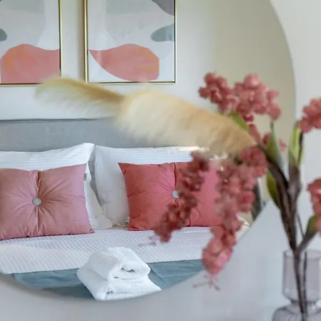 Marathi With Stunning Ocean View خانيا